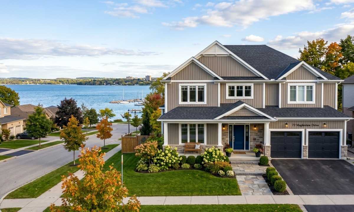 A freshly painted, durable home exterior in Barrie, Ontario, demonstrating high-quality weather protection near Lake Simcoe.